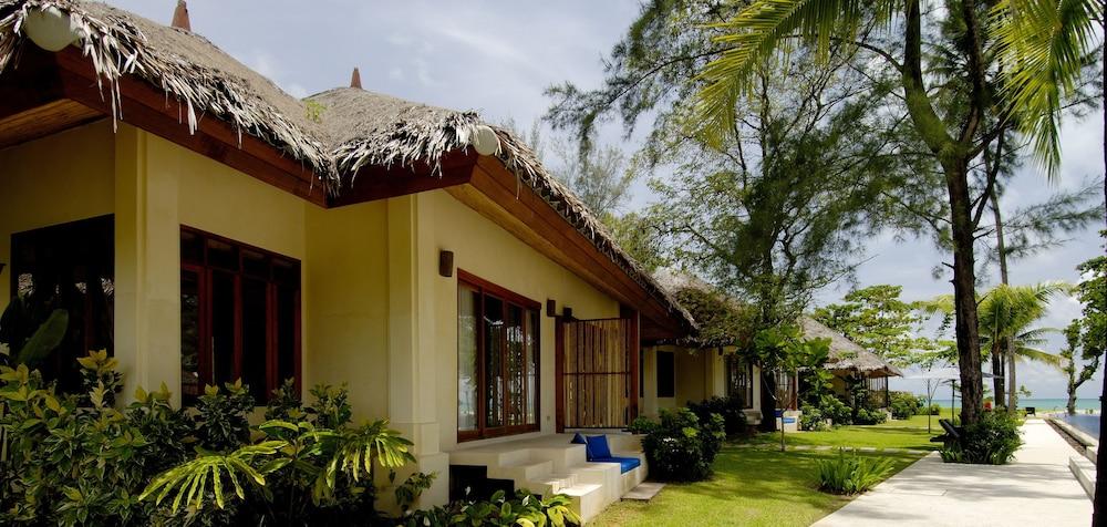 Bangsak Village - Adults Only Exterior