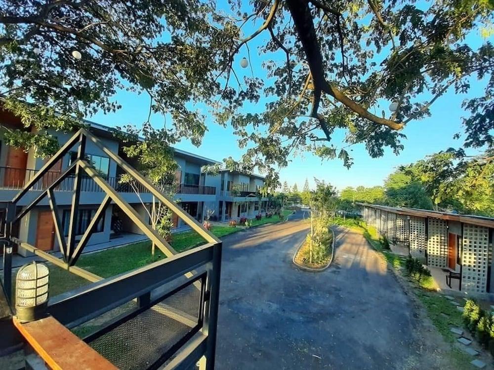 Baan Kampu Resort Exterior