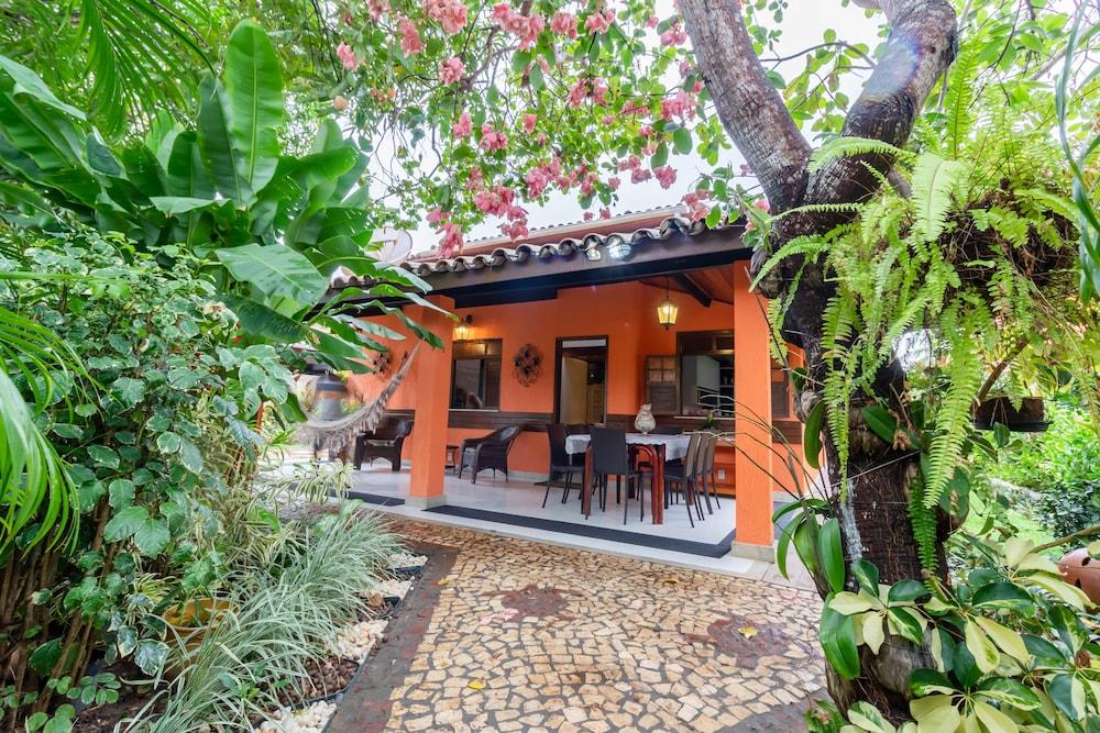 PF10 - Casa 3 Suítes a 300m da Praia
