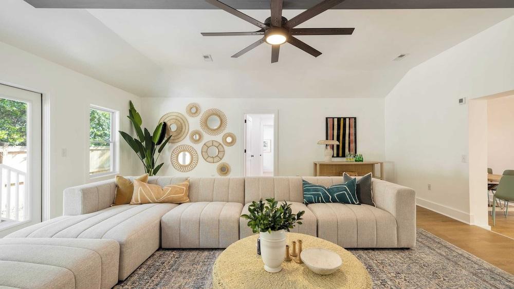 لومي باي أفانتستاي  بدرومرونش دبي/ فرايربيت + باتيو