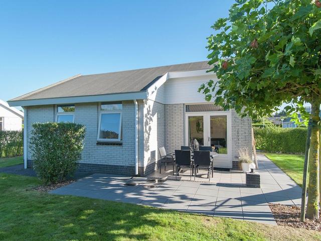 كوزي، ديتاتشيد هوليداي هوم ويذ تيراس، نير ذا سي