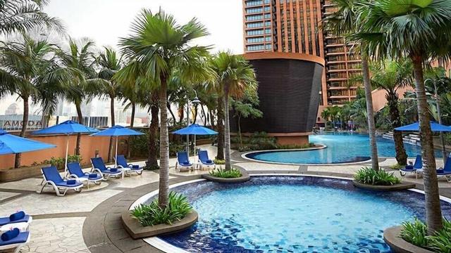 أجنجة ذات خدمة ممتازة في تايمز سكوير