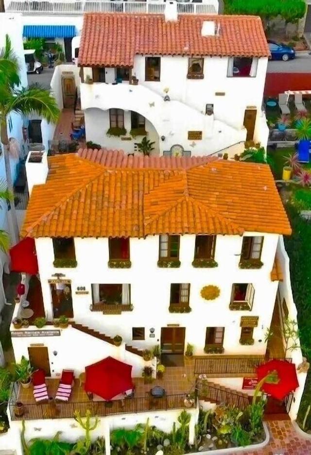 أوشن فرونت أثييندا