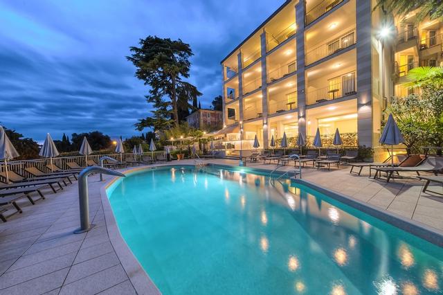 أوتل إكسلسيور لو تيراتسه