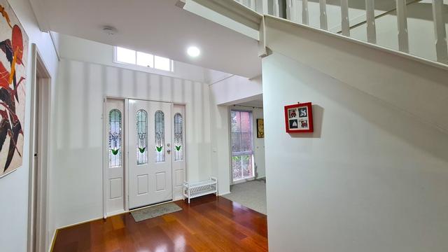 كلوس تو أيربورت