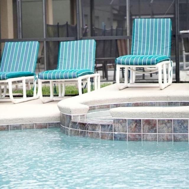 أو في 4186 - إميرالد أيلاند - 4 بد رومز 3 باث رومز فيلا