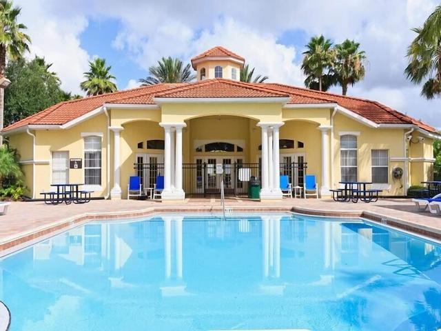 أو في إم 3037 - إميرالد أيلاند - 3 بد رومز 2 باث رومز تاون هوم