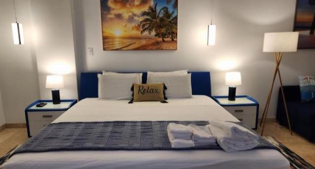 Beachfront Studio-Apt Retreat in Sunny Isles Beach