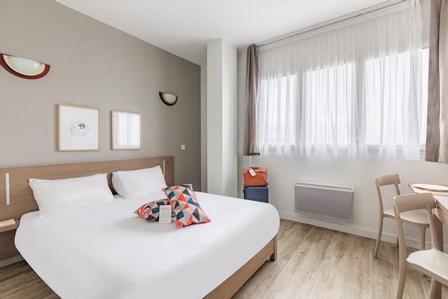 أبارتسيتي كونفورت لو مان سنتر