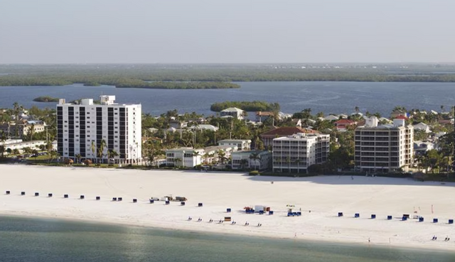 Hilton Grand Vacations Seawatch on the Beach