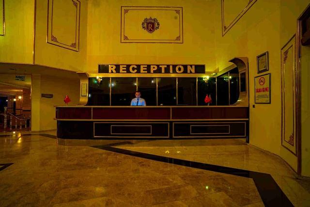 Royal Palace Hotel
