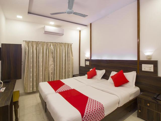 OYO Flagship 19825 Hotel Panchratna