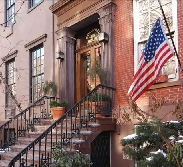 Colonial House Inn