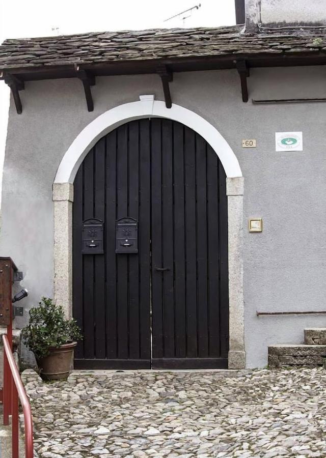 La corte di Alzo