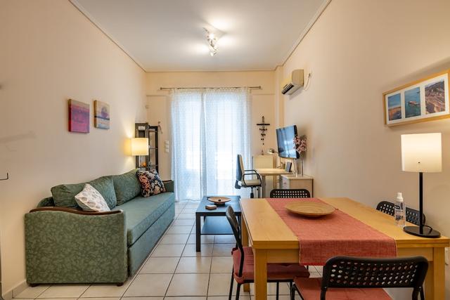 Flat in central location with pr parking