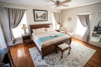 Live Oaks Inn