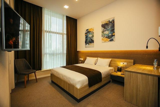 Hotel West