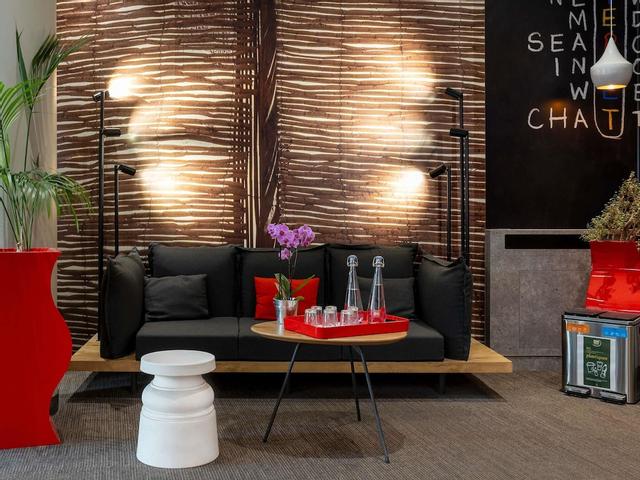 إيبيس نانسي سنتر جار  إيه كونجريس