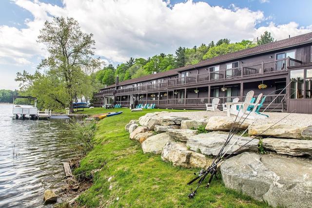 The Black Swan Lee - Lenox, an Ascend Collection Hotel