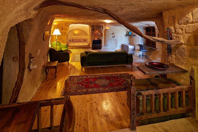Anitya Cave House