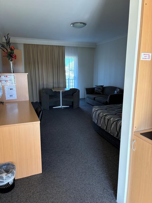 غولدن غيتار موتور إن