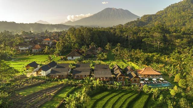 Devani Resort Sidemen