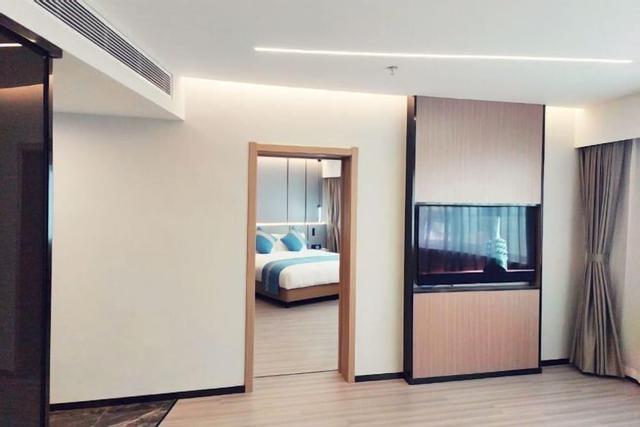Golden Hotel