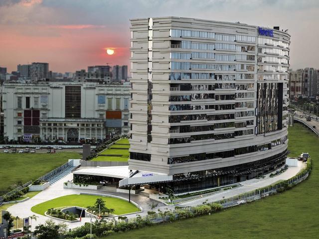 Novotel Kolkata Hotel & Residences Hotel